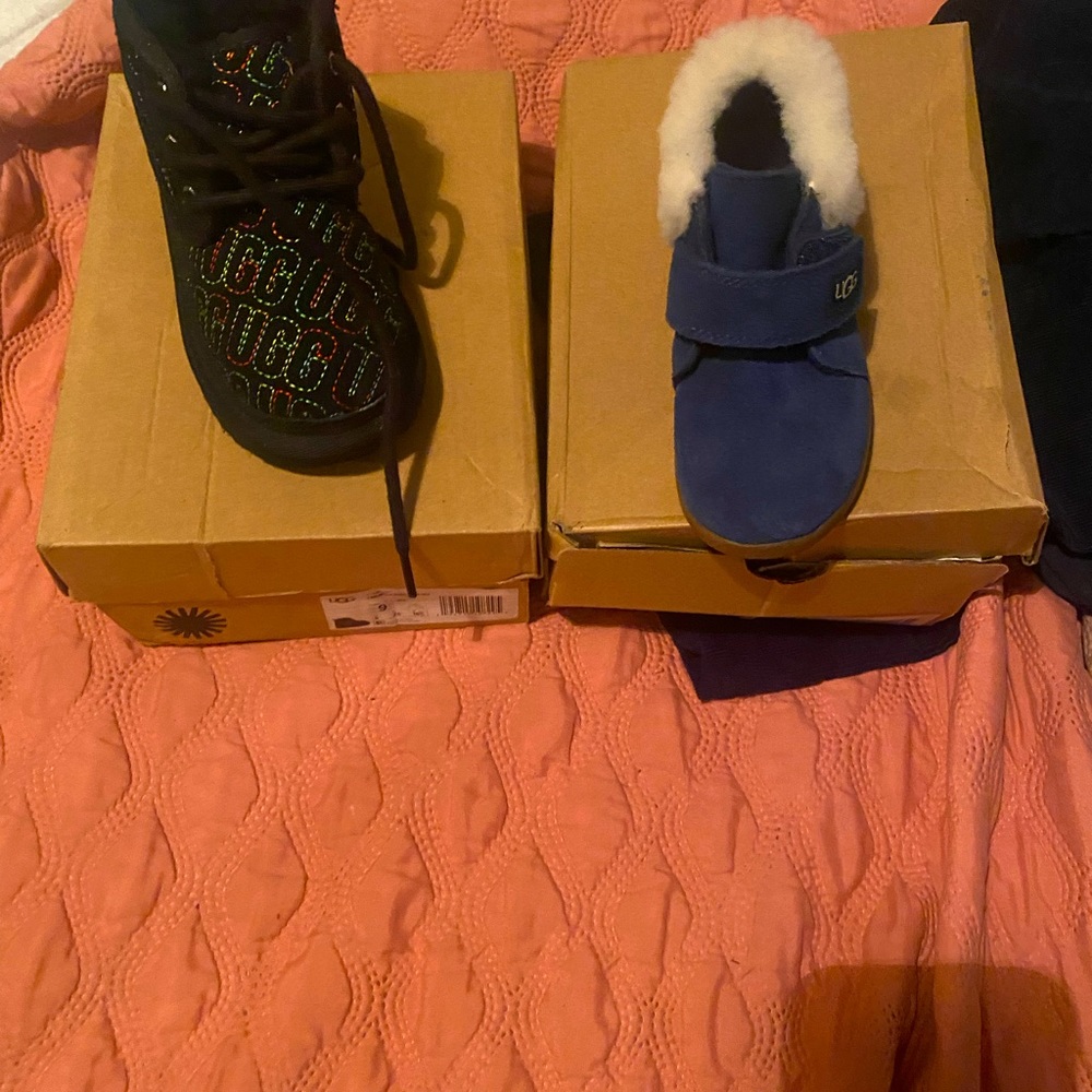 Ugg shoes size 9 never worn